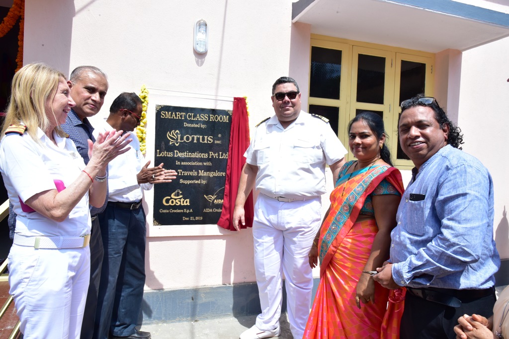Mangaluru: Lotus and Globe travels donate smart classroom technology to Bengre Govt. School